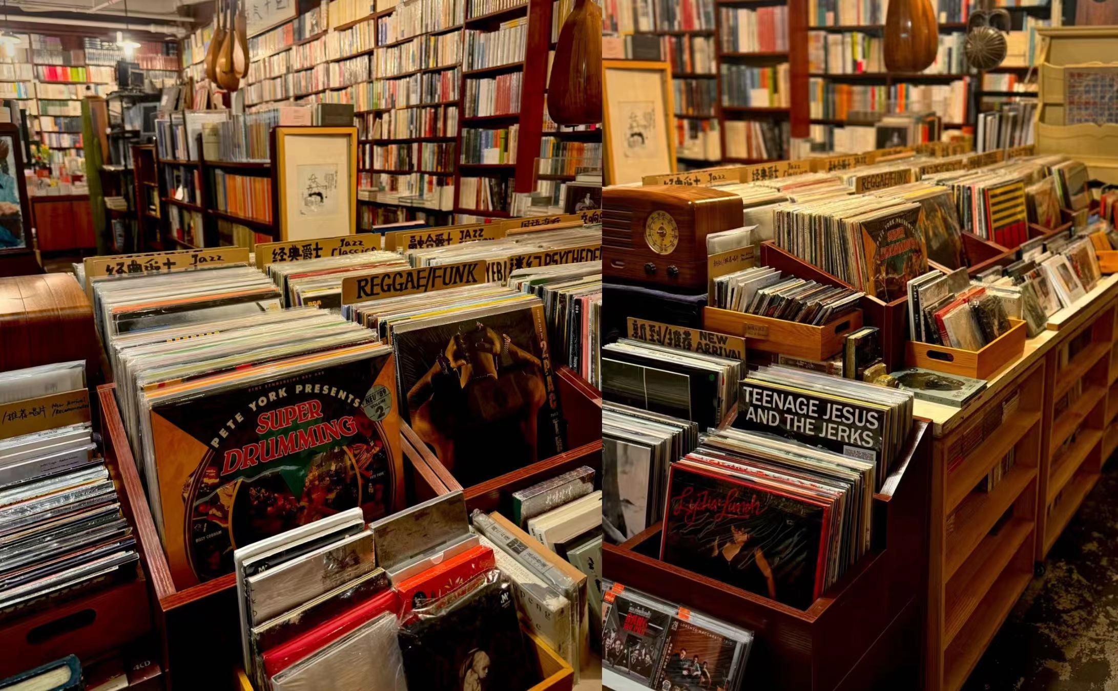  A Local Flea Market in China Where Imported Vinyl Records are Distributed